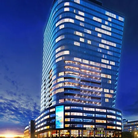 Hanza Tower White 24 Pool & Jacussi